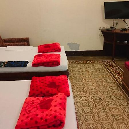 Bed And Breakfast At Colaba Mumbai Exterior foto